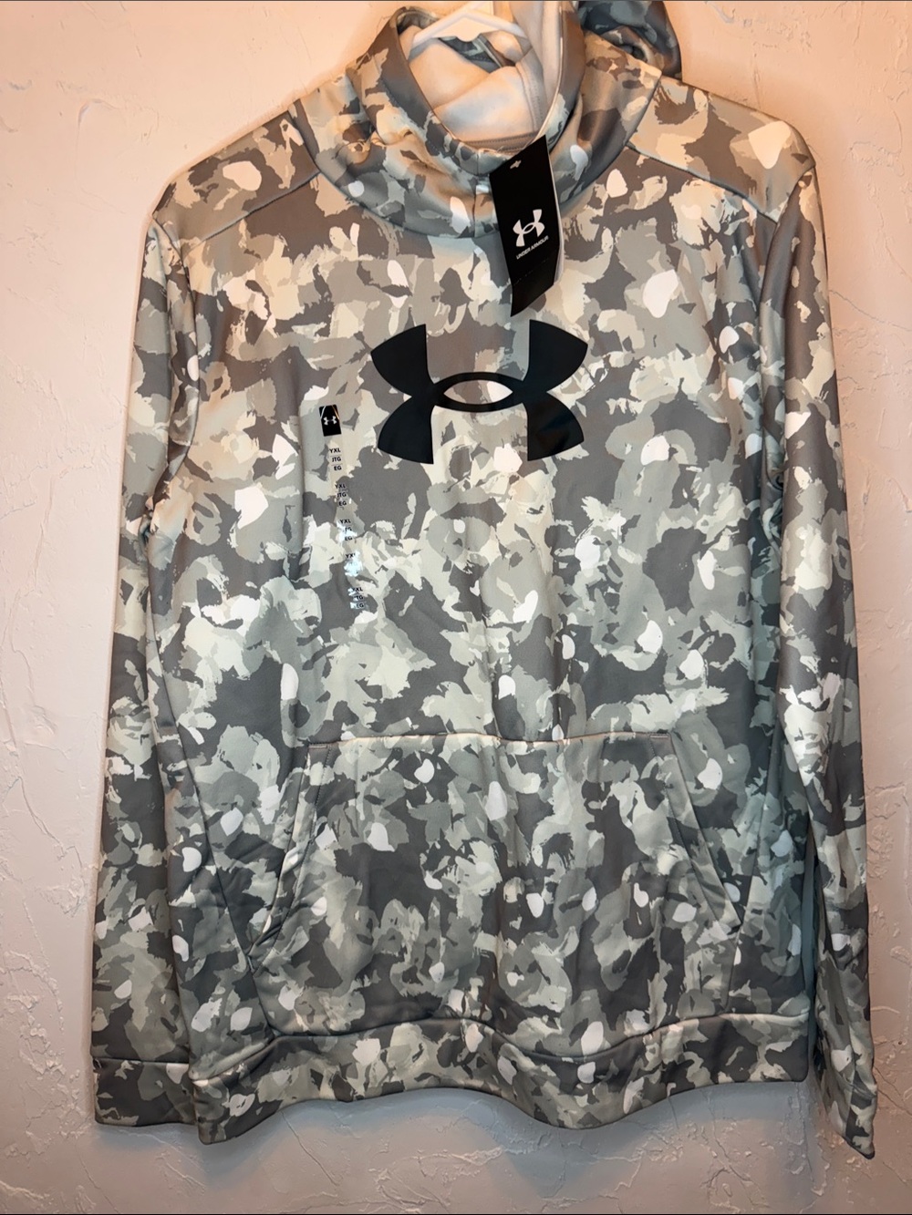Under Armour Men’s Gray & White Camo Turtleneck Pullover
